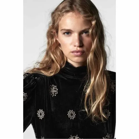 ZARA EMBROIDERED VELVET DRESS
BLACK - REF. 2731/339 - Picture 4 of 8